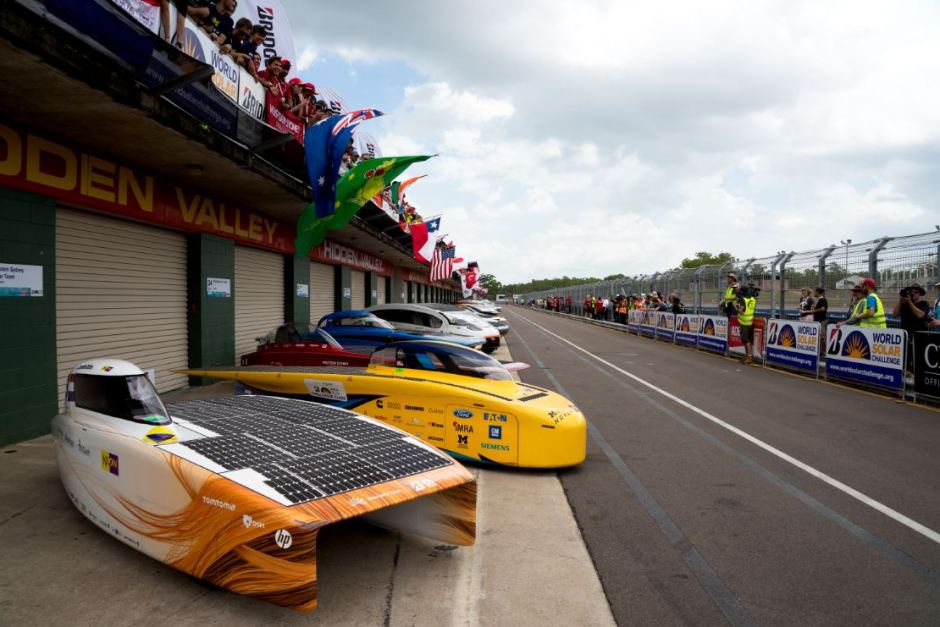 Solar Powered Cars Begin Race Across Australian Desert