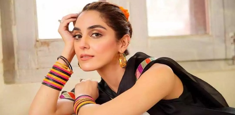 Maya Ali Spots Star Cricketer S Doppelganger See Video