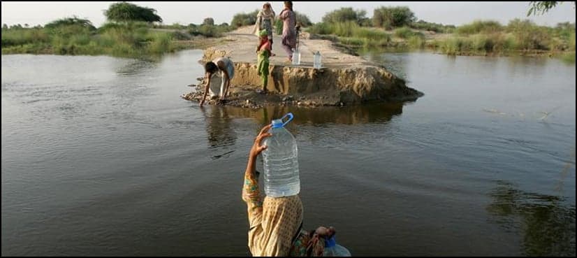 Six Nawabshah villages submerge in Sada Wah canal breach