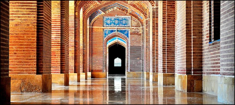 Fading splendour of mughal Shah Jahan mosque