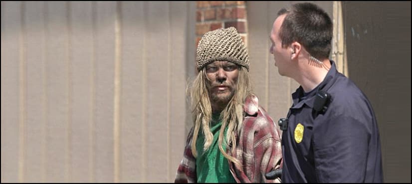 The 'ghost' who trapped in Iowa house chimney!!!