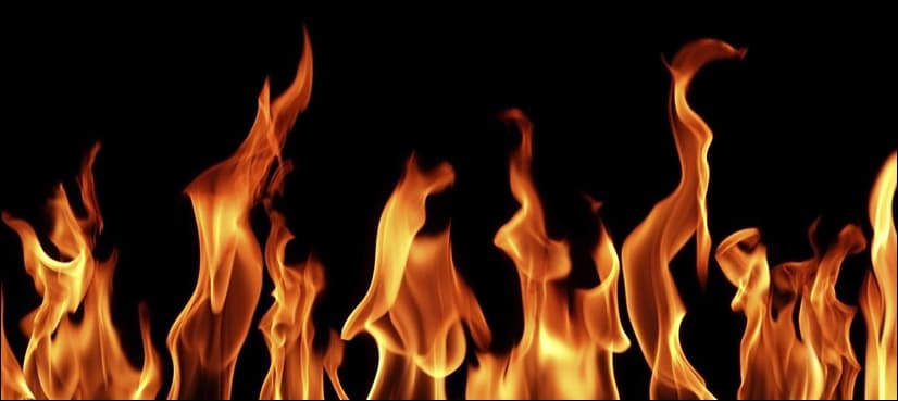 Karachi: Seven of a family injured as fire erupts inside vehicle