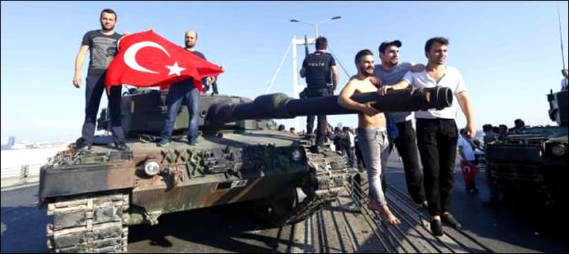 Turkish people defy coup bid, support democracy on streets