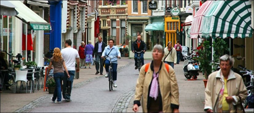 Dutch inflation rate negative for first time in 30 years