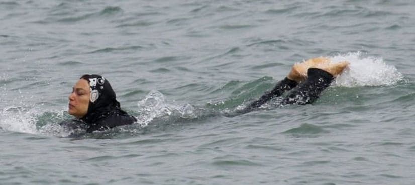 Top French court suspends burkini ban