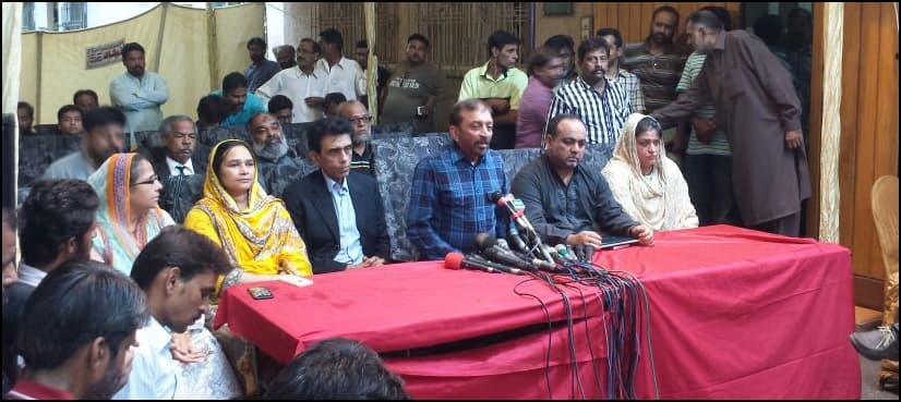 Farooq Sattar registers protest over razing of MQM offices