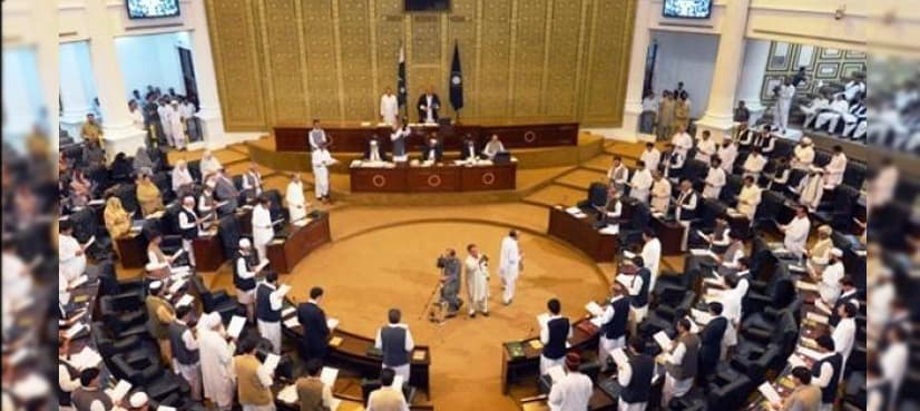 KP govt bans interest on private loans