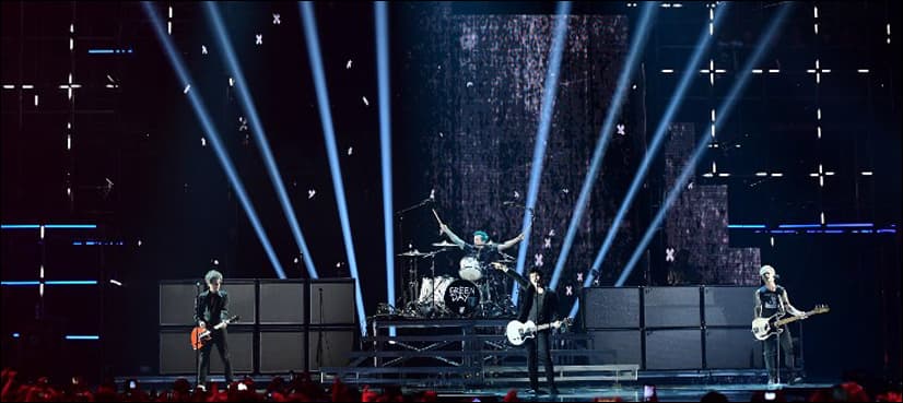 Bieber edges out Gaga at MTV Europe Music awards