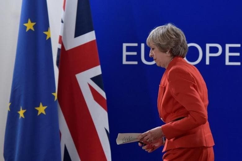 Ex-minister backs new Brexit vote as eurosceptics pressure May