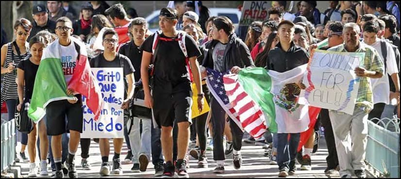 US students walk out of classes to protest Trump win