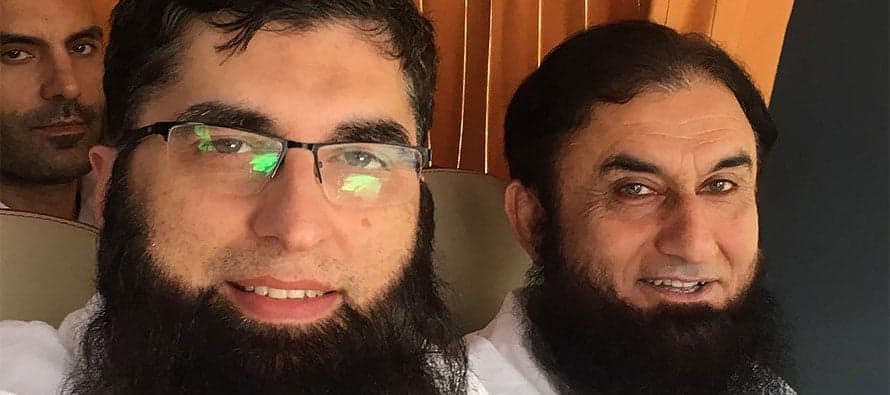 WATCH: This is how Maulana Tariq Jameel paid tribute to Junaid Jamshed