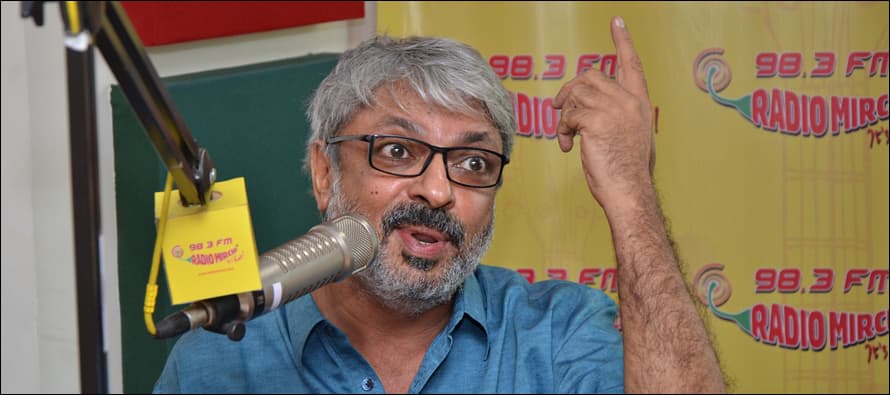 Protesters assault Indian filmmaker Sanjay Leela Bhansali at 'Padmavati' set