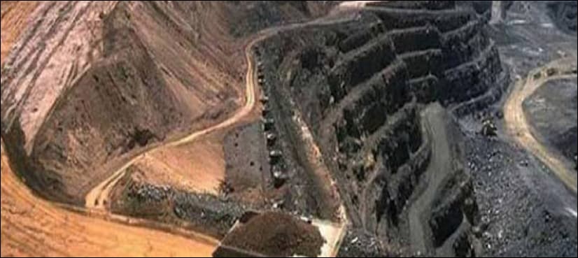 Pakistan signs four agreements to set up 1,650 MW coal power plants
