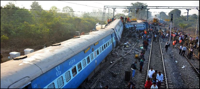 At least 36 killed as Indian train derails