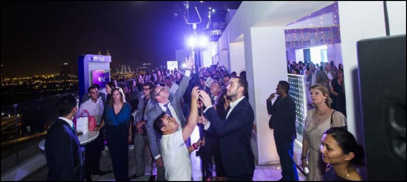 Dubai breaks longest ‘selfie stick’ world record