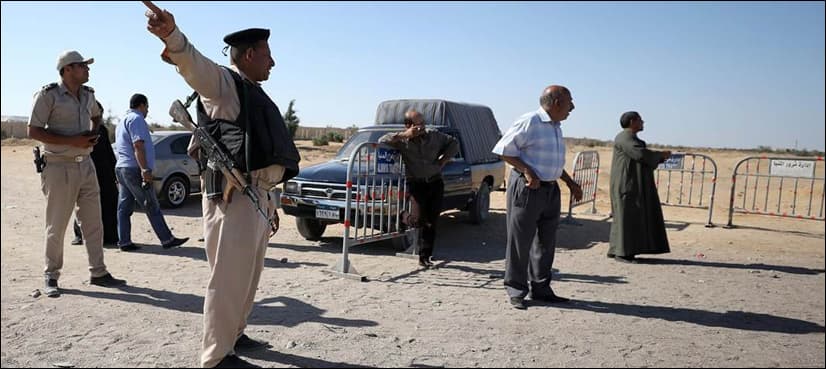 Masked gunmen kill 28 in attack on Christians in Egypt