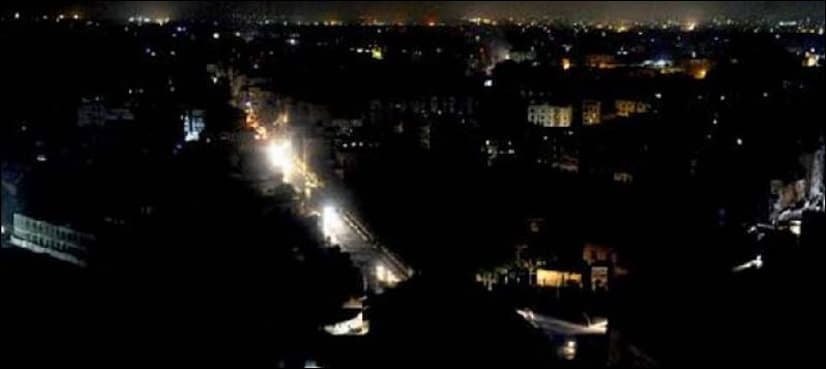 Vast areas of Karachi plunge into darkness after power breakdown