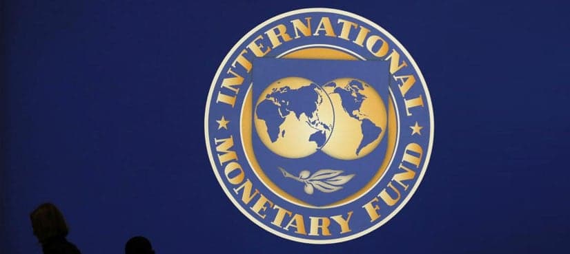 IMF says Pakistan outlook 'favourable', warns of risks