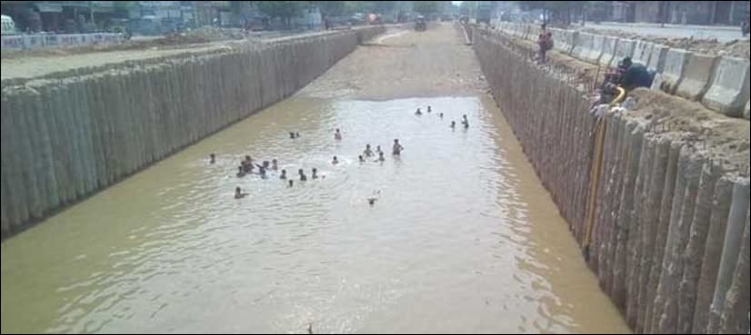 Two children drown in under-construction underpass in Karachi