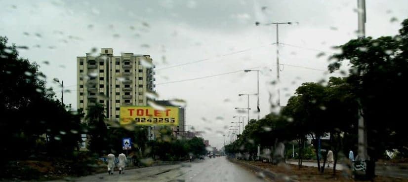 Karachi likely to receive drizzle in night, amid warm and humid weather