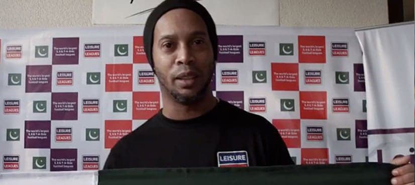Ronaldinho comes out of retirement