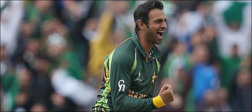 Shoaib Malik launches #PakistanZindabad movement to set Twitter record