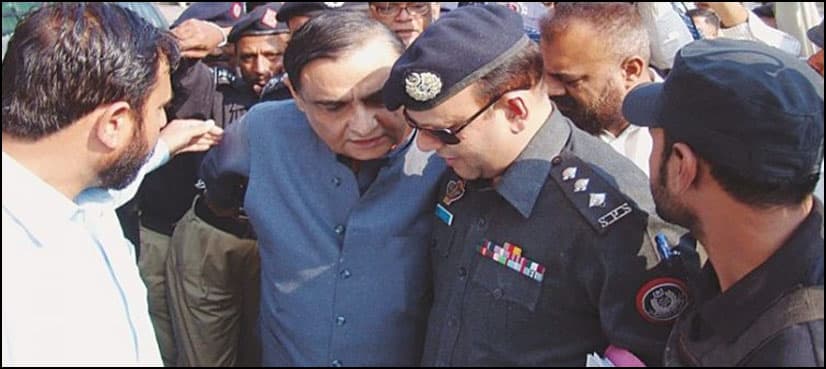 Dr Asim registers FIR against NAB for allegedly raiding his sister's house