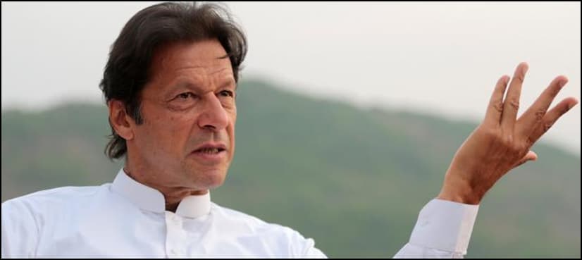 Imran slams PML-N for ‘staging drama’ outside accountability court today