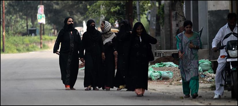 India's top court bans ‘triple talaq’