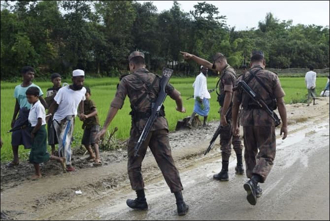 Myanmar sacks top general blamed for Rohingya killings