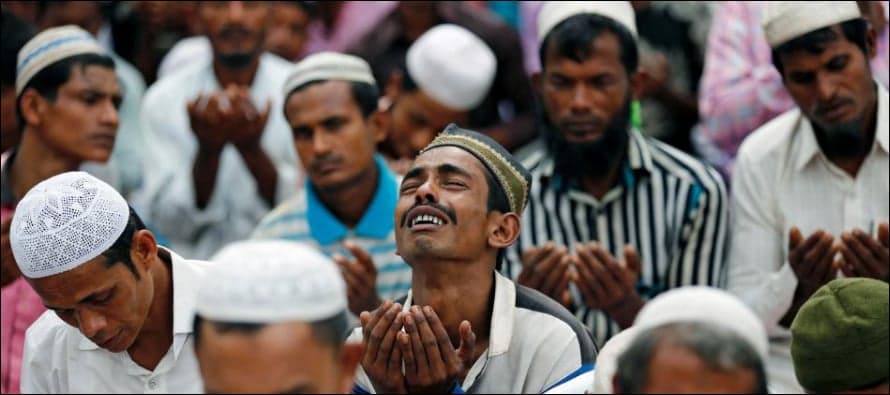 Rohingya Muslims flee as more than 2,600 houses burned in Myanmar's Rakhine