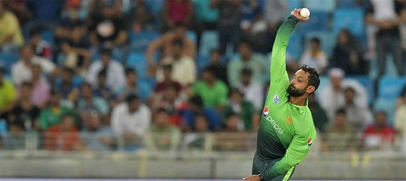 Hafeez cleared to resume bowling in international cricket
