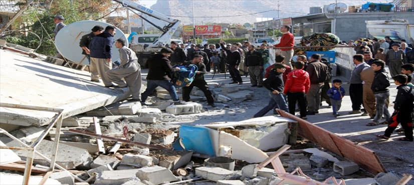 Strong earthquake hits Iraq and Iran, killing more than 450