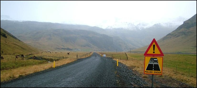 Chinese tourist killed, 12 injured, in Iceland coach crash