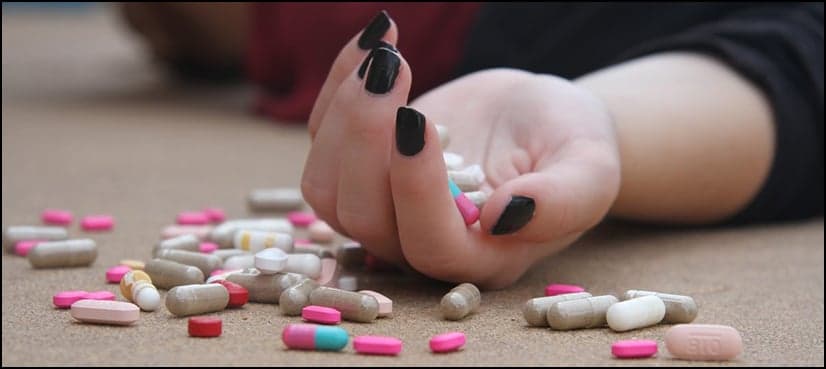 Police probe hundreds of deaths from powerful painkillers