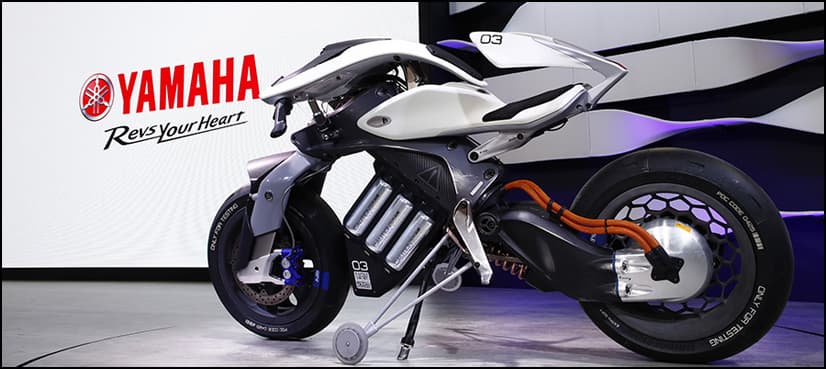 Yamaha motorcycle comes on command at CES event