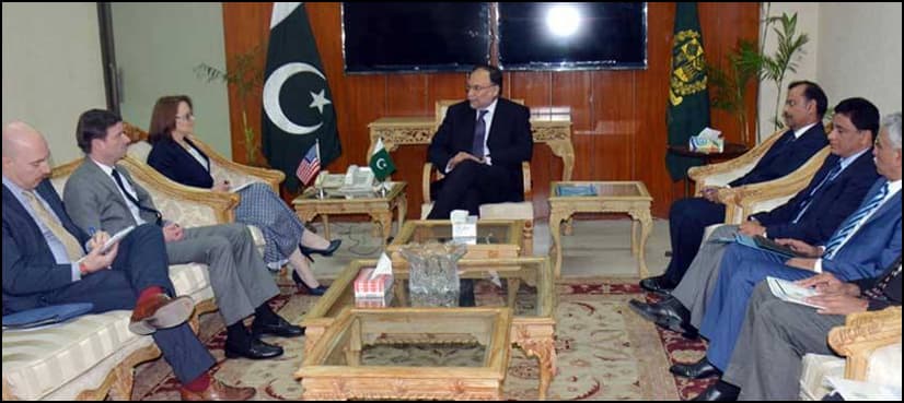 Top US official visits Pakistan to ease strained ties