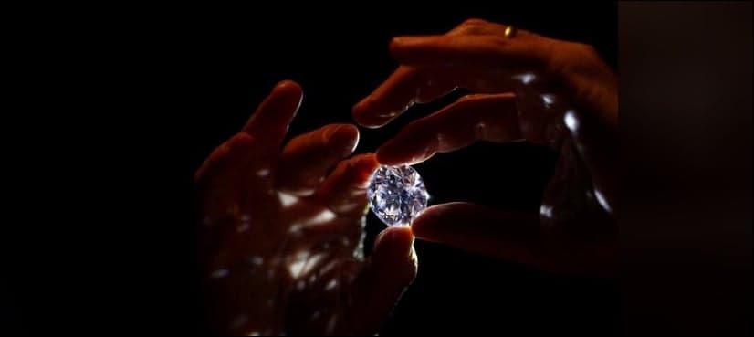 Singer loses jewelry worth $366,000 in burglary