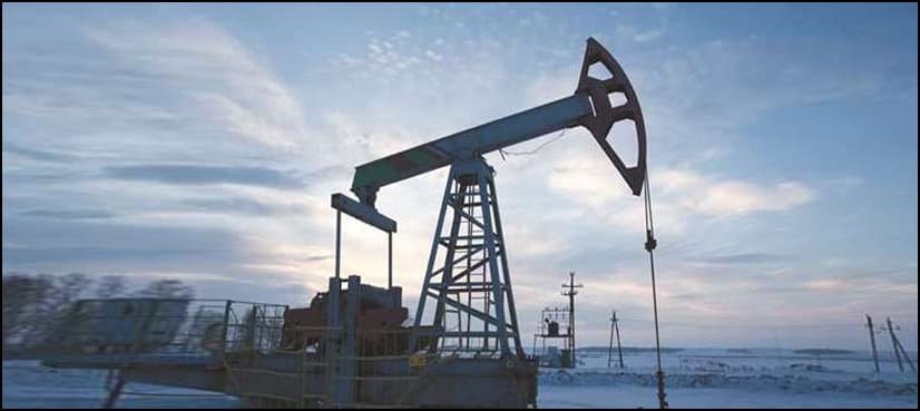 Oil rises amid outages, but OPEC policy and escalating trade rows weigh