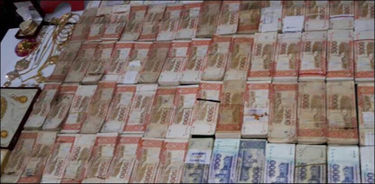 NAB seizes ‘treasure trove' in raid at Sindh govt officer’s house