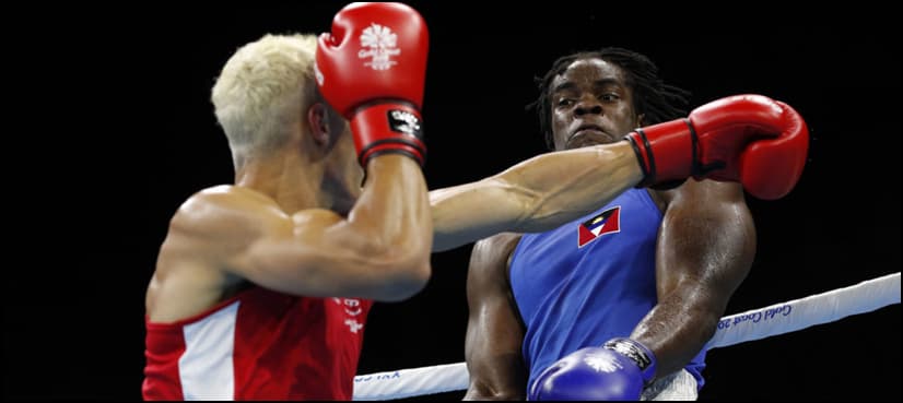 Games champion boxer 'bitten' in ugly opening bout