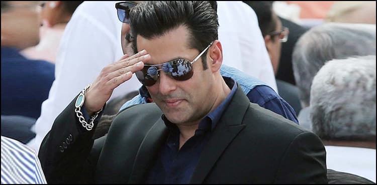 Salman Khan gets bitten by snake at farmhouse