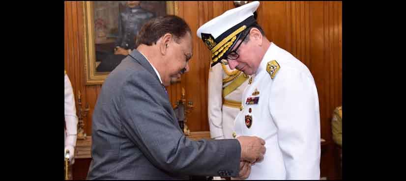 President confers Nishan-i-Imtiaz on Turkish naval chief