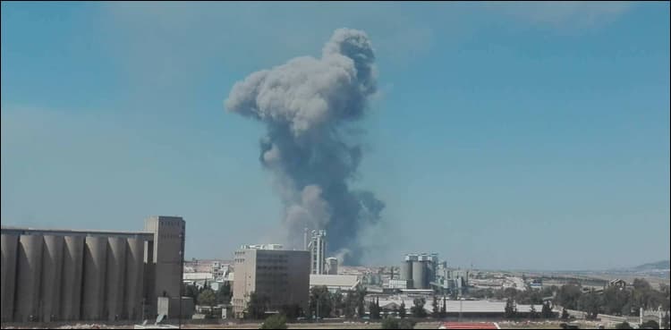 Huge blasts at central Syria military airbase