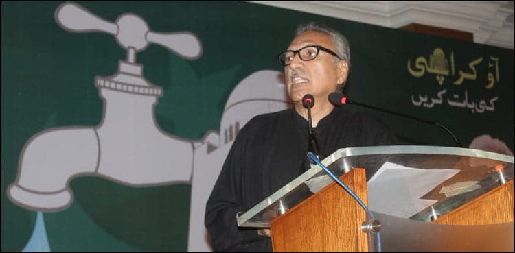 Angry voter confronts PTI's Arif Alvi during election campaign