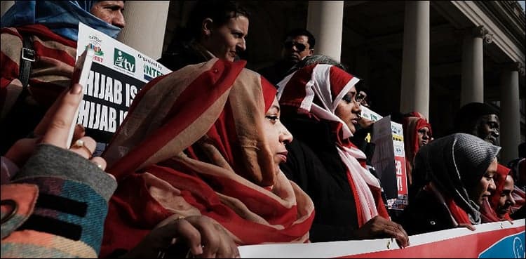 US restaurant chain in hijab row orders diversity training