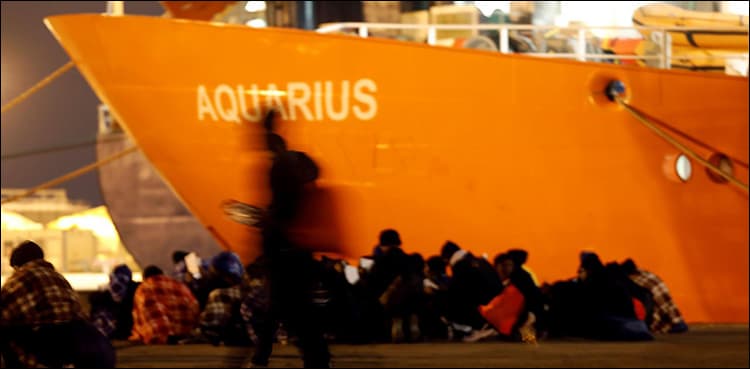 Italy shuts ports to migrant boat, asks Malta to open its doors