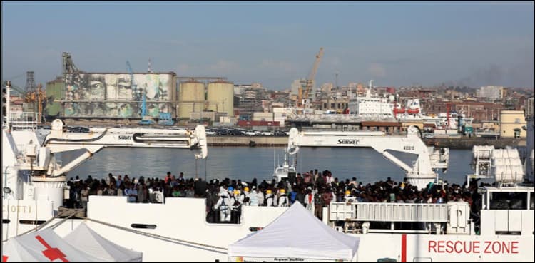 Italy vows migrant ship cannot dock as Paris-Rome clash escalates