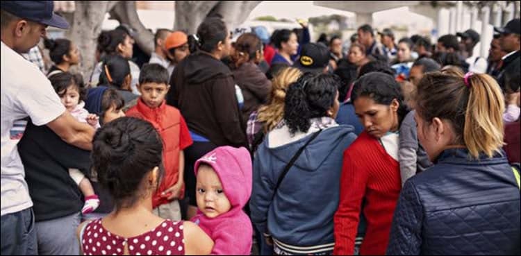 US government says it will detain migrant children with parents