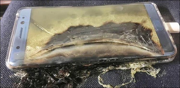 Mobile phone explodes in man's pocket in Mumbai restaurant